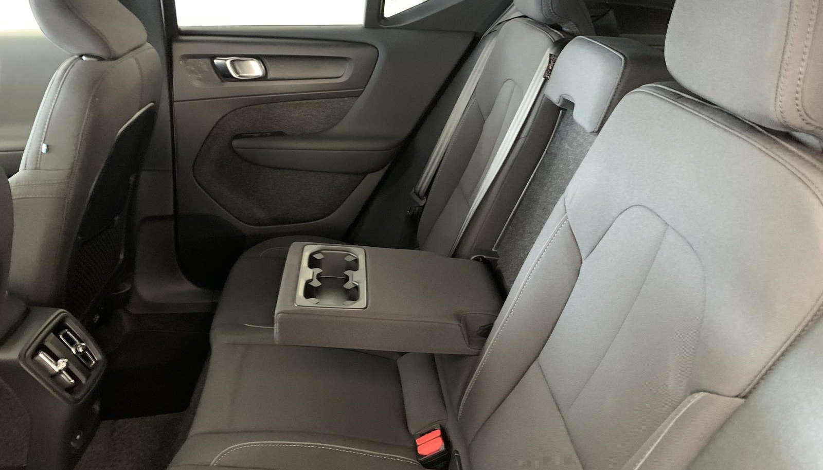 Volvo XC40 Core Recharge Pure Electric 7