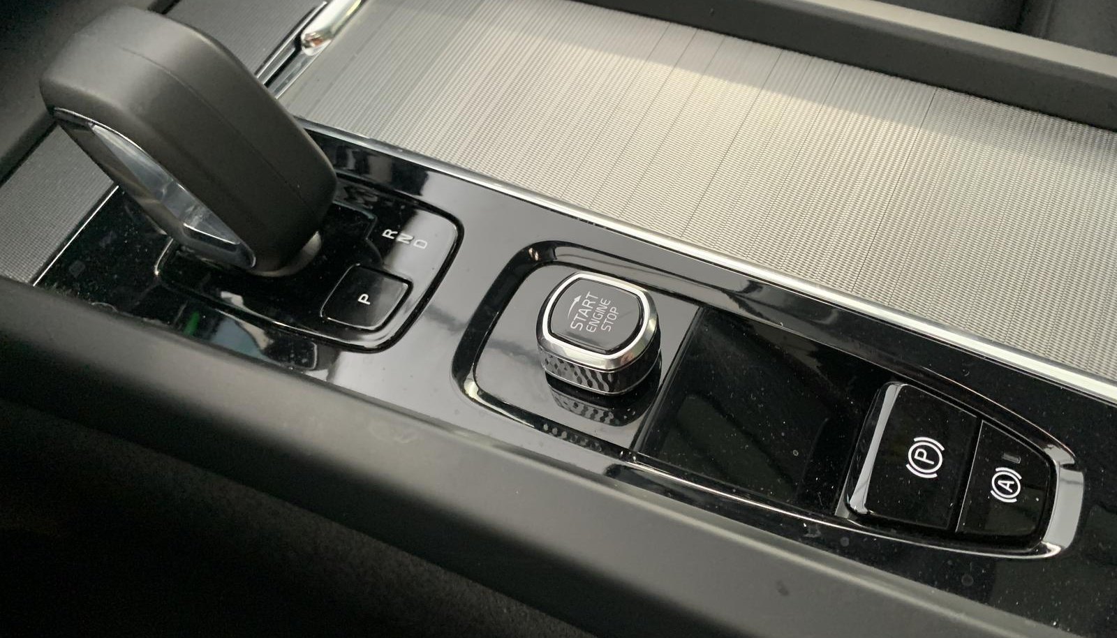 Volvo XC60 Plus Bright AWD 11