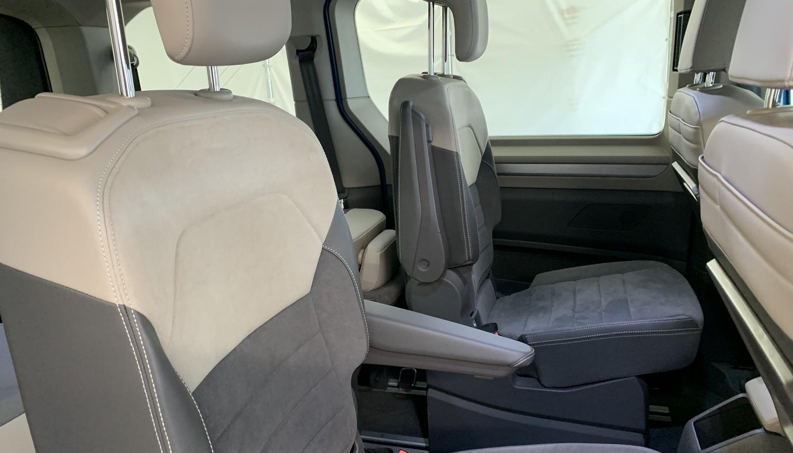 Volkswagen Multivan Life 4