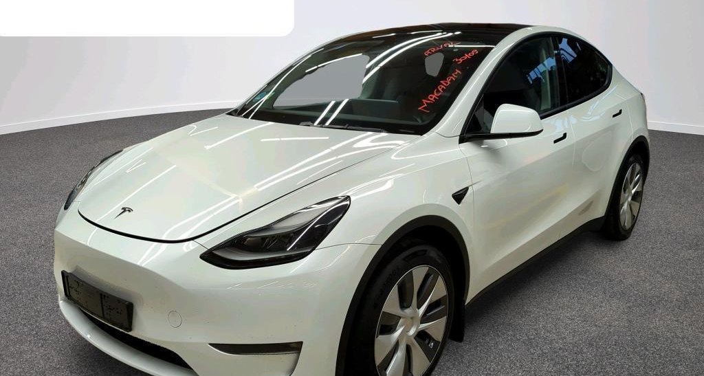 Tesla Model Y Long Range Dual AWD