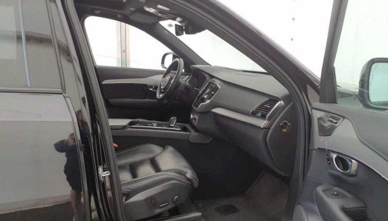 Volvo XC90 R Design AWD 6