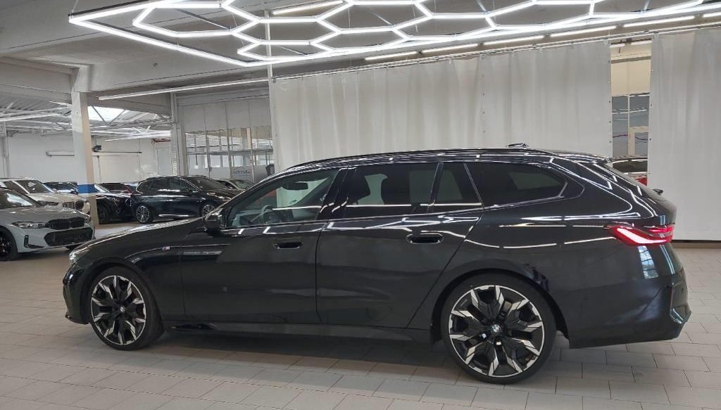 BMW 5 M Sport Pro 3