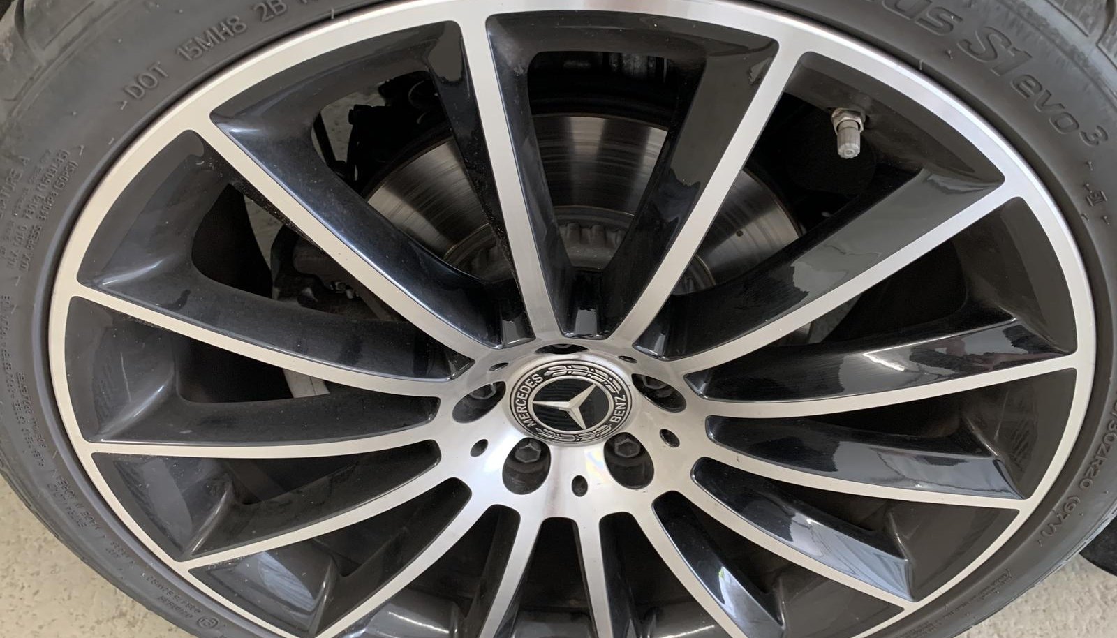 Mercedes-Benz CLS AMG Line 4