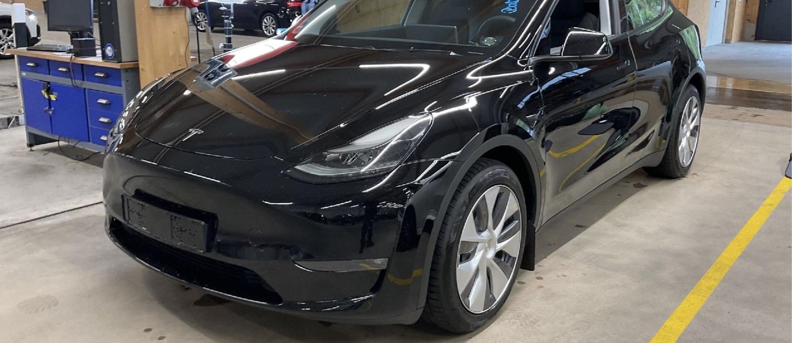 Tesla Model Y Long Range Dual AWD
