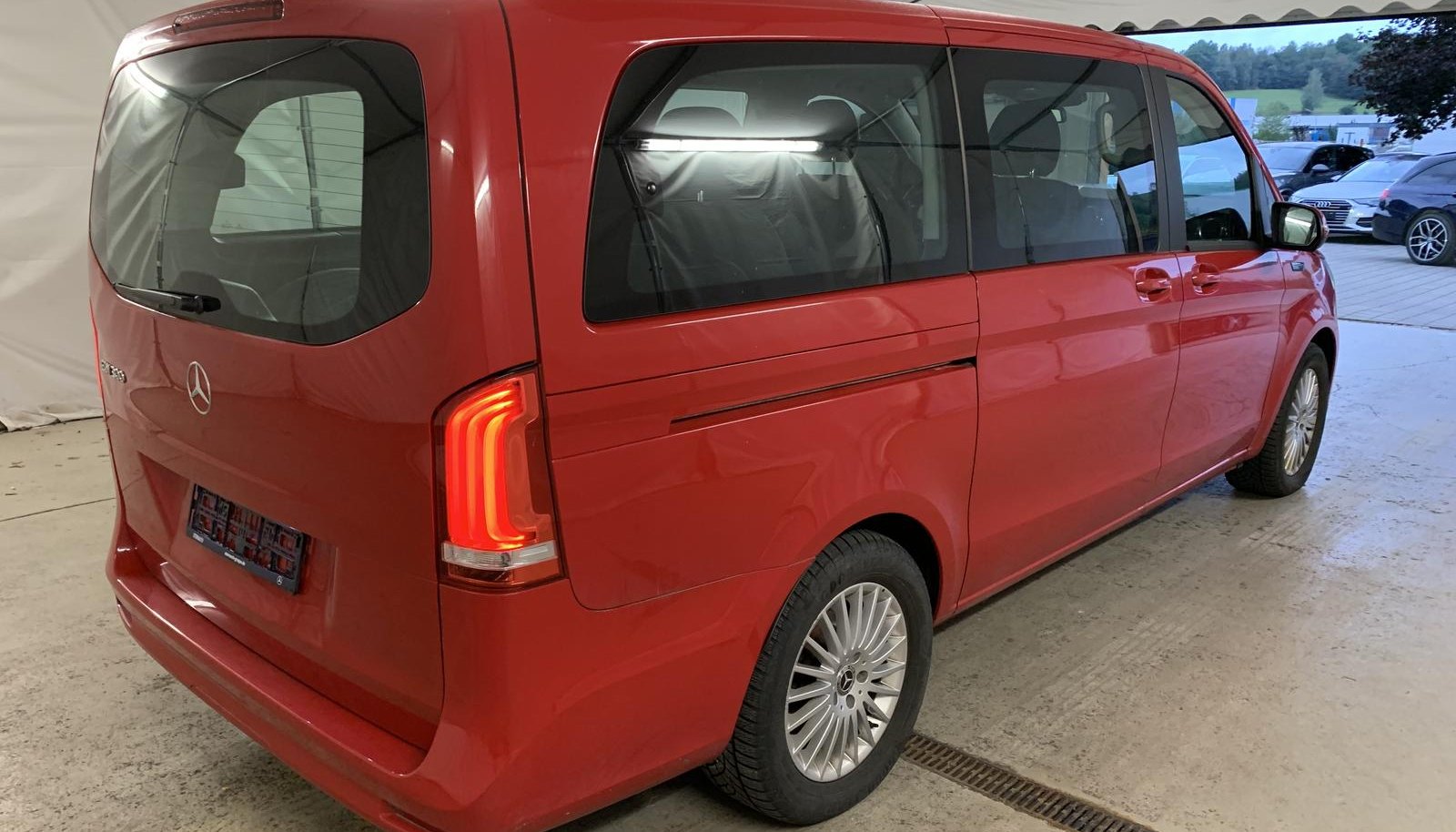 Mercedes-Benz EQV 300 lang 6