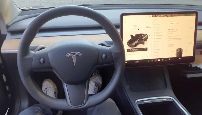 Tesla Model 3 Performance Dual AWD 2
