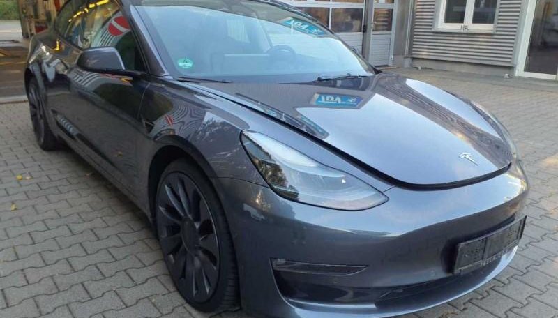 Tesla Model 3 Performance Dual AWD 8