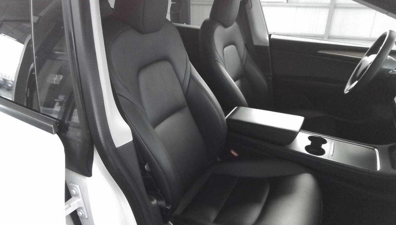 Tesla Model Y Long Range Dual AWD 7