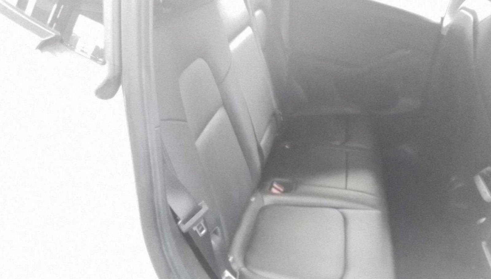 Tesla Model Y Long Range Dual AWD 9