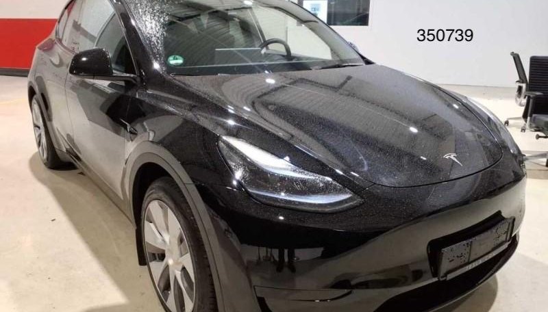 Tesla Model Y Basis RWD