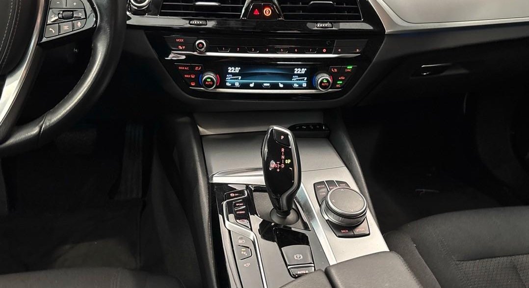 BMW 5 e LASER/DRIVING PRO/HEAD-UP/360°KAM/COCKP-PR 12