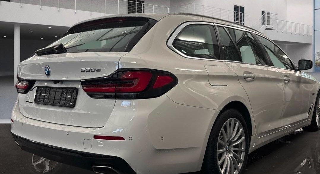 BMW 5 e LASER/DRIVING PRO/HEAD-UP/360°KAM/COCKP-PR 2