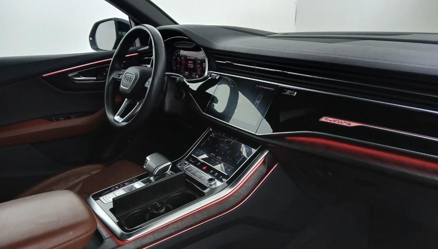 Audi Q8 S-Line 7