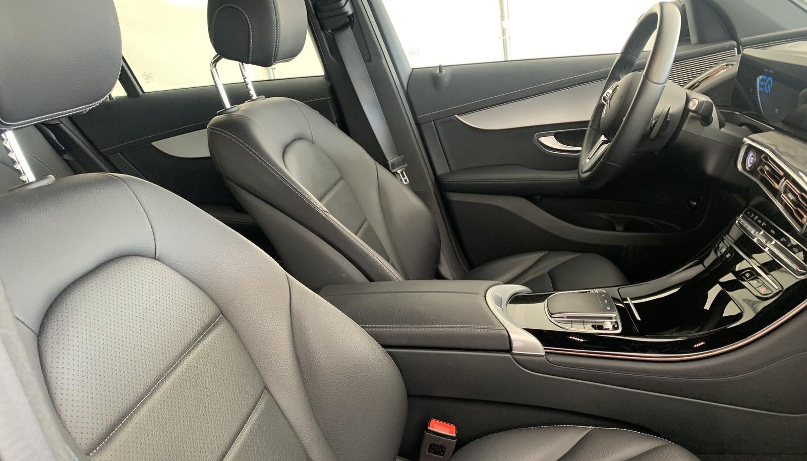 Mercedes-Benz EQC Electric Art Int. 4