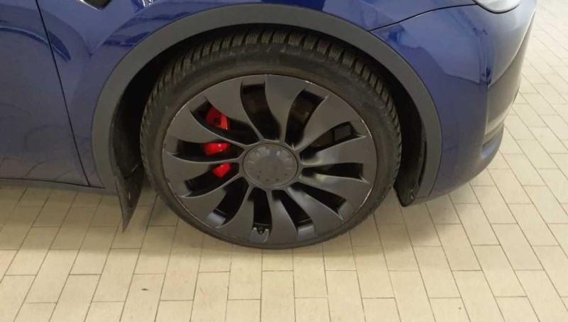 Tesla Model Y Performance Dual AWD 3