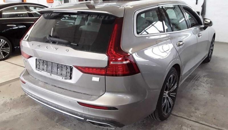 Volvo V60 Plus Bright Recharge Plug-In Hybrid AWD 11