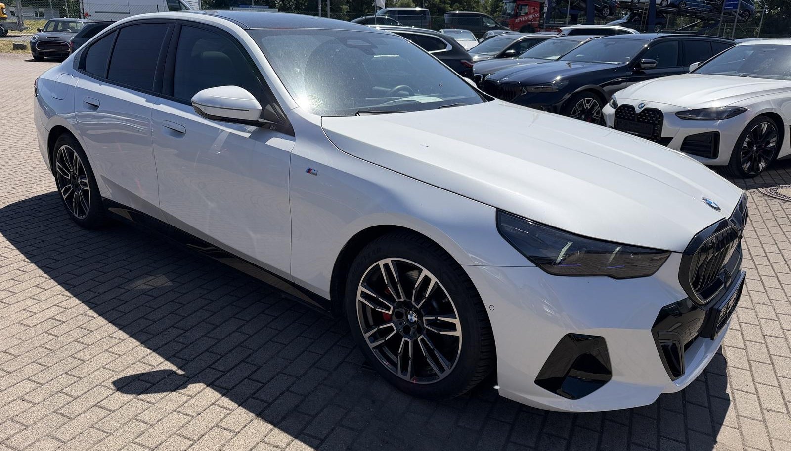 BMW 5 M Sport Pro 3