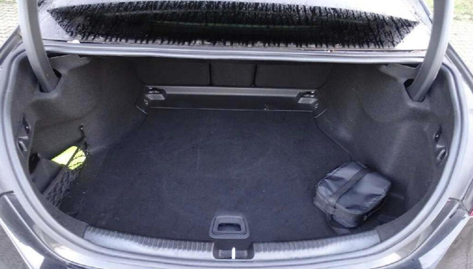 Mercedes-Benz C AMG Line 11