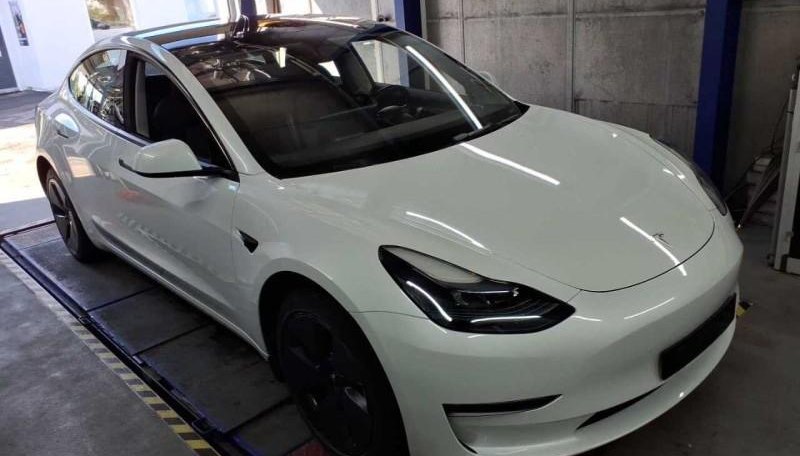Tesla Model 3 Long Range RWD 2