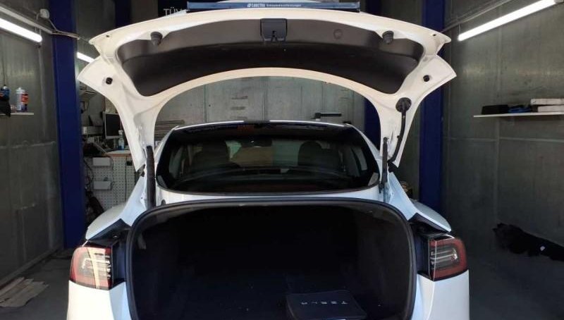 Tesla Model 3 Long Range RWD 9