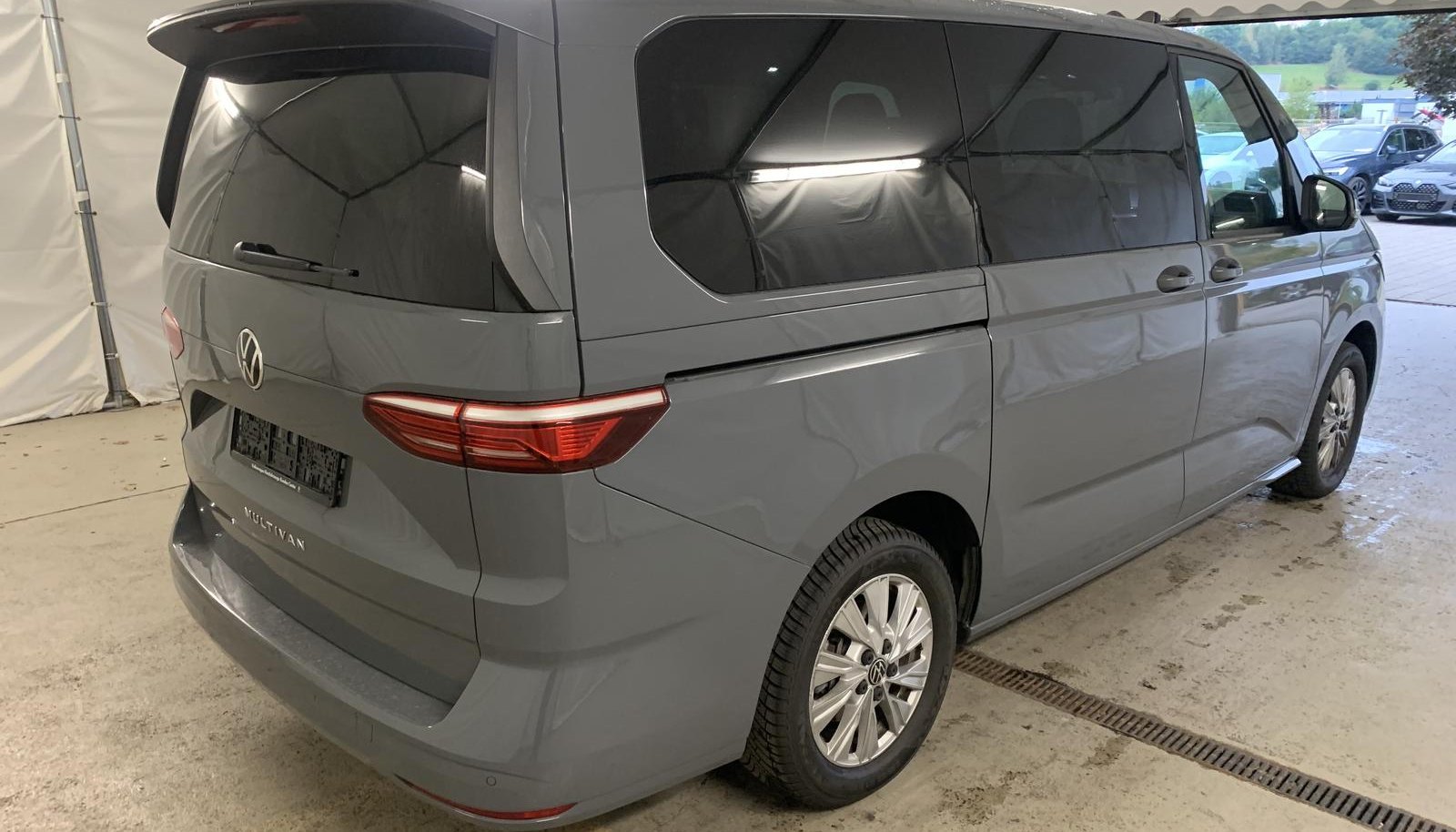 Volkswagen Multivan Basis lang 6