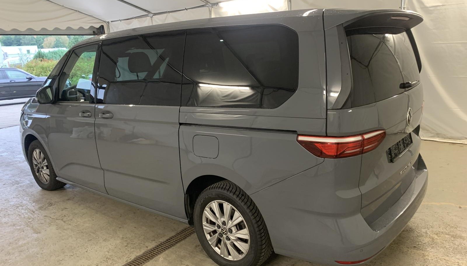 Volkswagen Multivan Basis lang 8