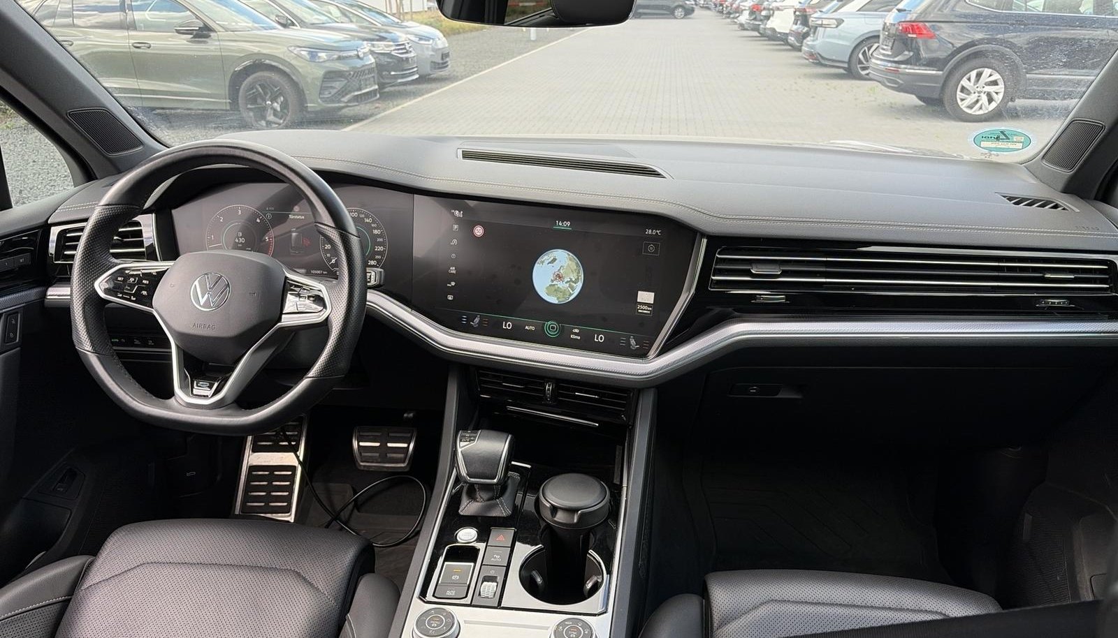Volkswagen Touareg R-Line 2