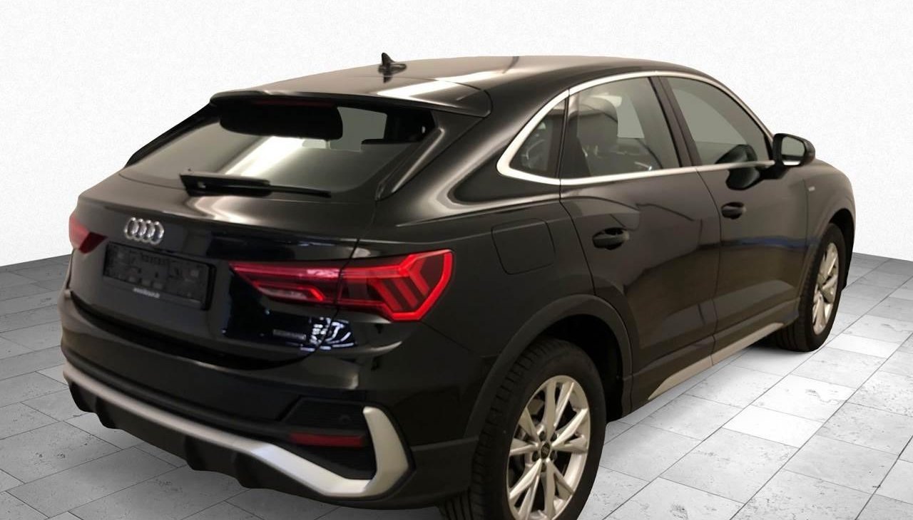 Audi Q3 S-Line 2