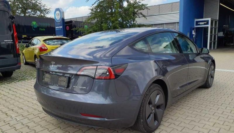 Tesla Model 3 Long Range Dual AWD 10