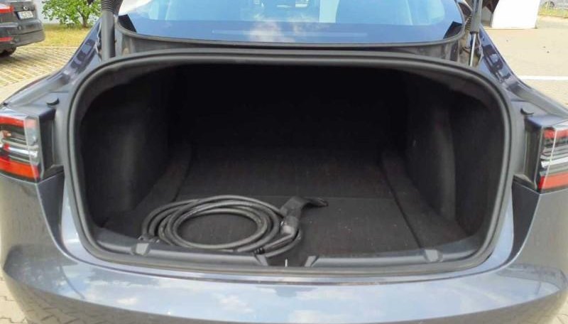 Tesla Model 3 Long Range Dual AWD 8