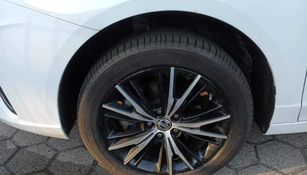 MG MG5 Luxury 5