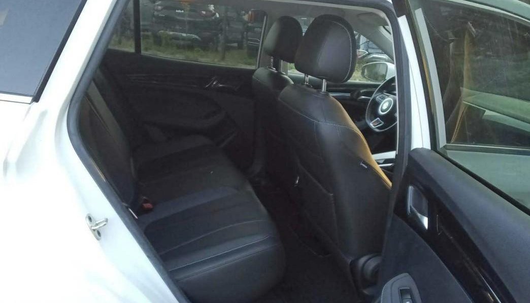 MG MG5 Luxury 9