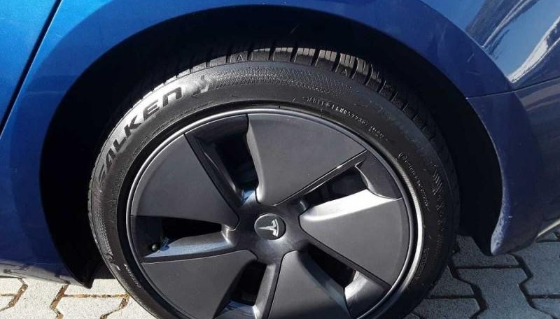 Tesla Model 3 Long Range RWD 3
