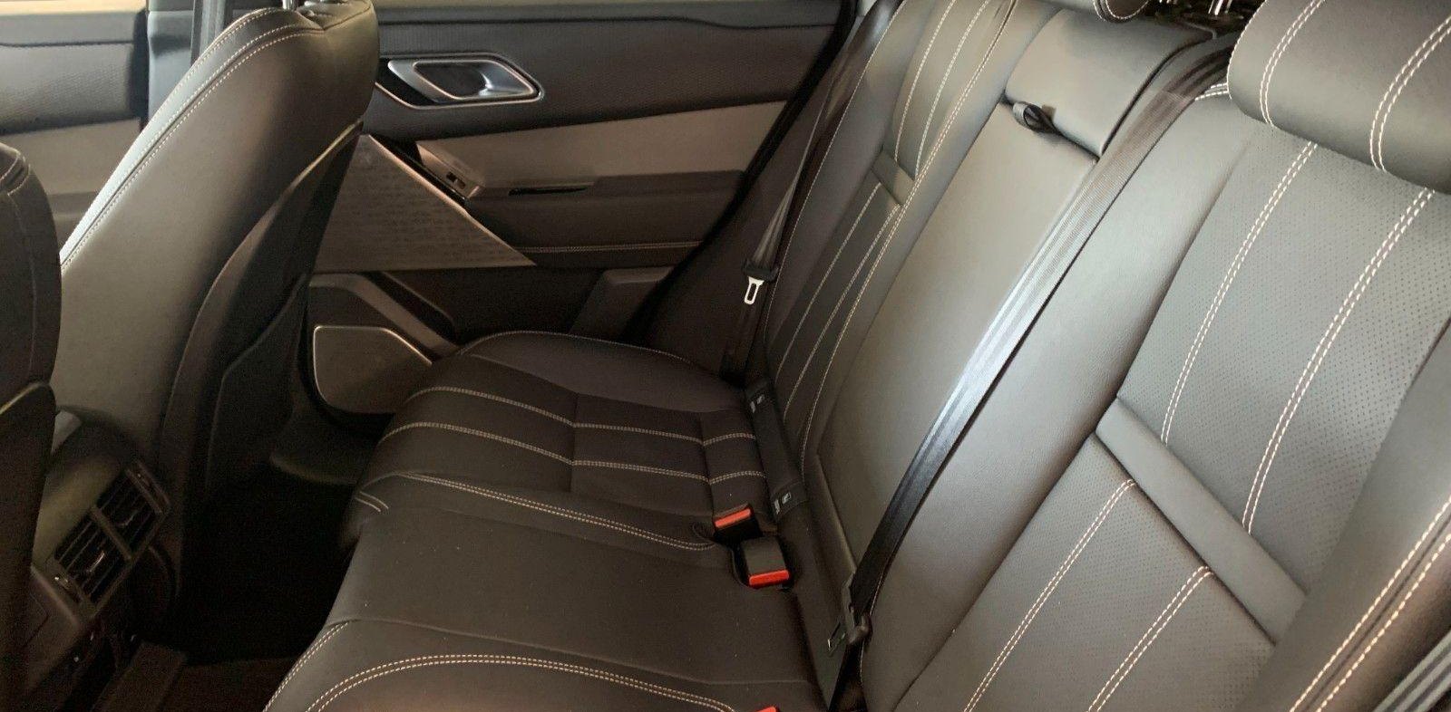 Land Rover Range Rover Velar SE 6
