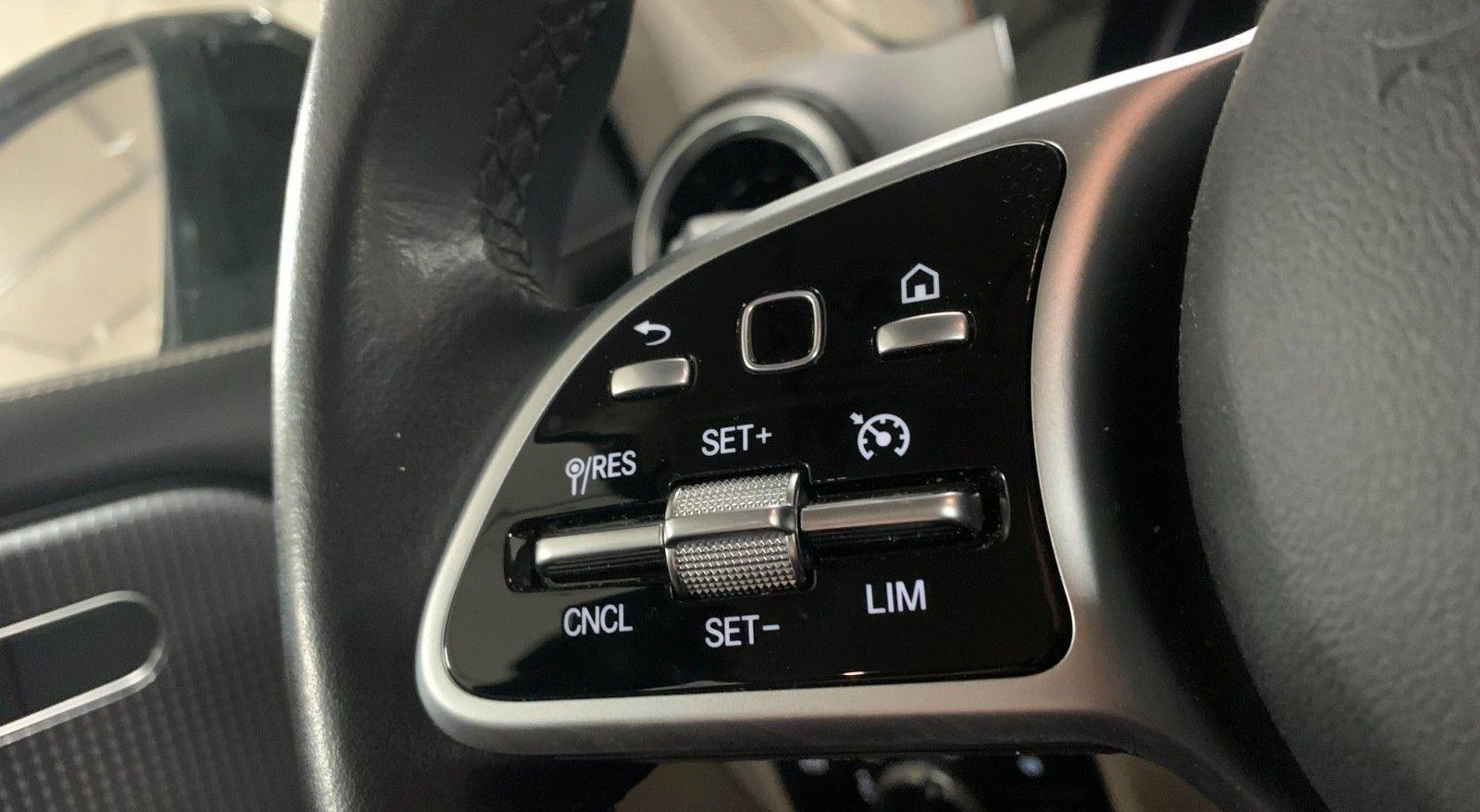 Mercedes-Benz GLB Progressive 11