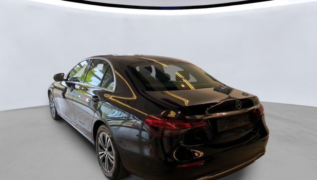 Mercedes-Benz E E 220 d 3