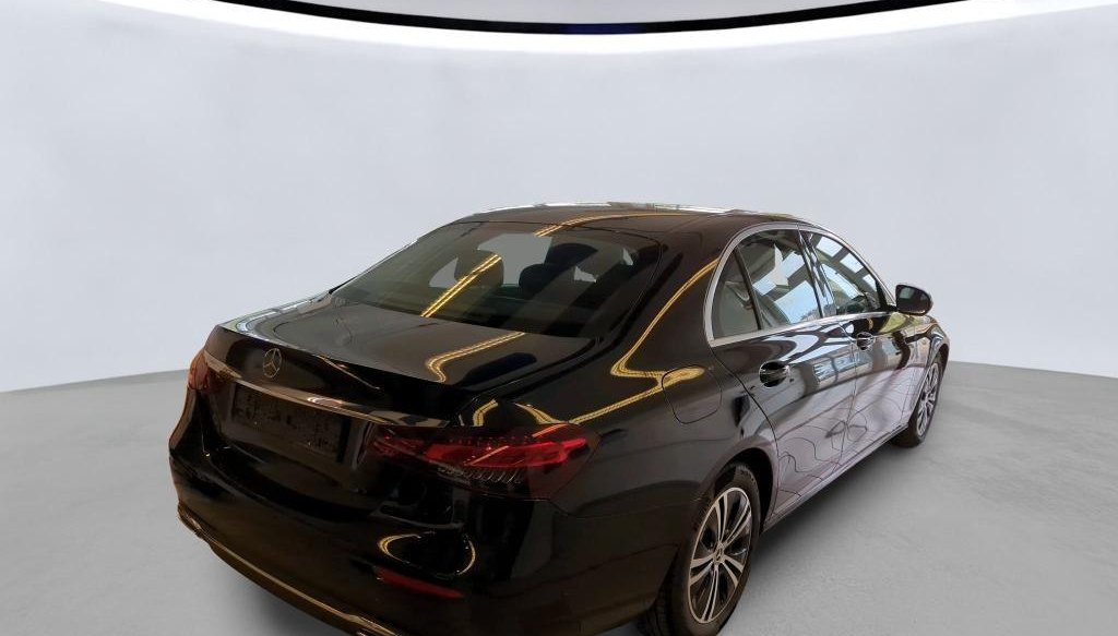 Mercedes-Benz E E 220 d 4