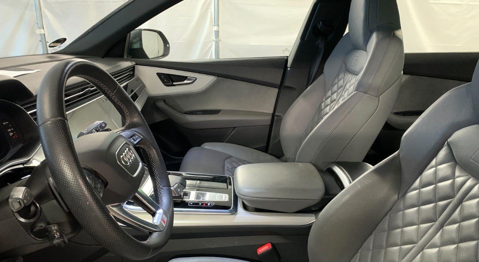 Audi Q8 S-Line Competition Plus 11