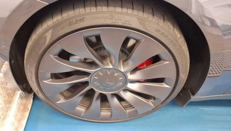 Tesla Model 3 Performance Dual AWD 3