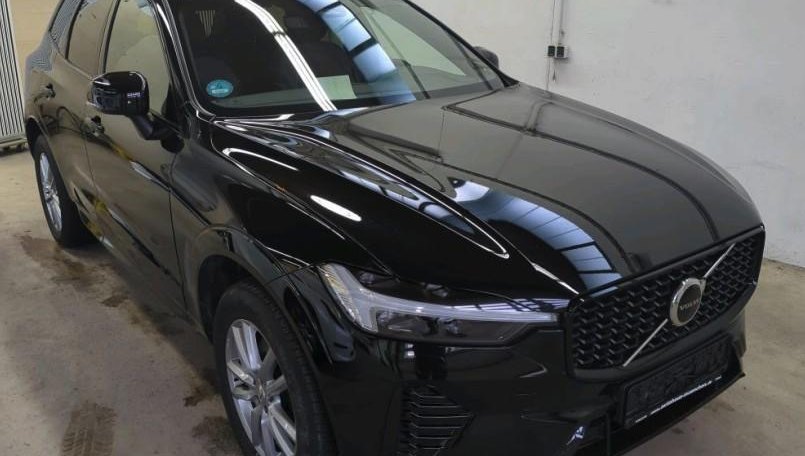 Volvo XC60 Plus Dark AWD 2