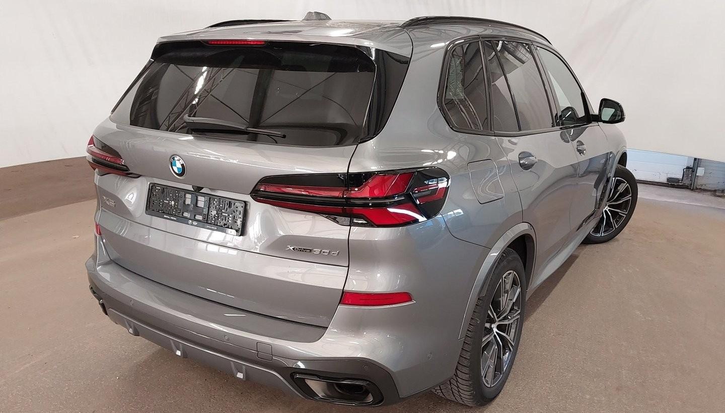 BMW X5 M Sport Pro 4