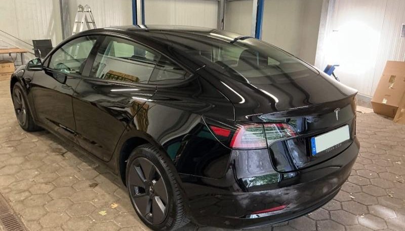 Tesla Model 3 Long Range RWD 3