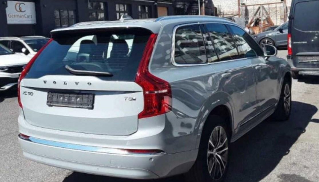 Volvo XC90 Core Recharge Plug-In Hybrid AWD 4