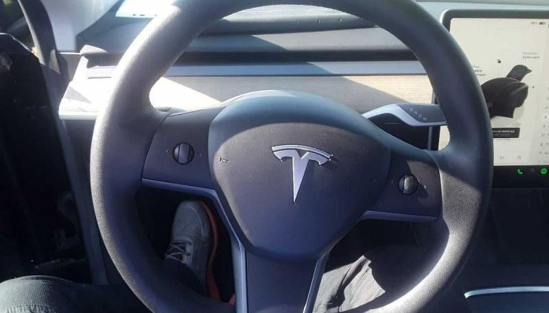 Tesla Model Y Long Range Dual AWD 9