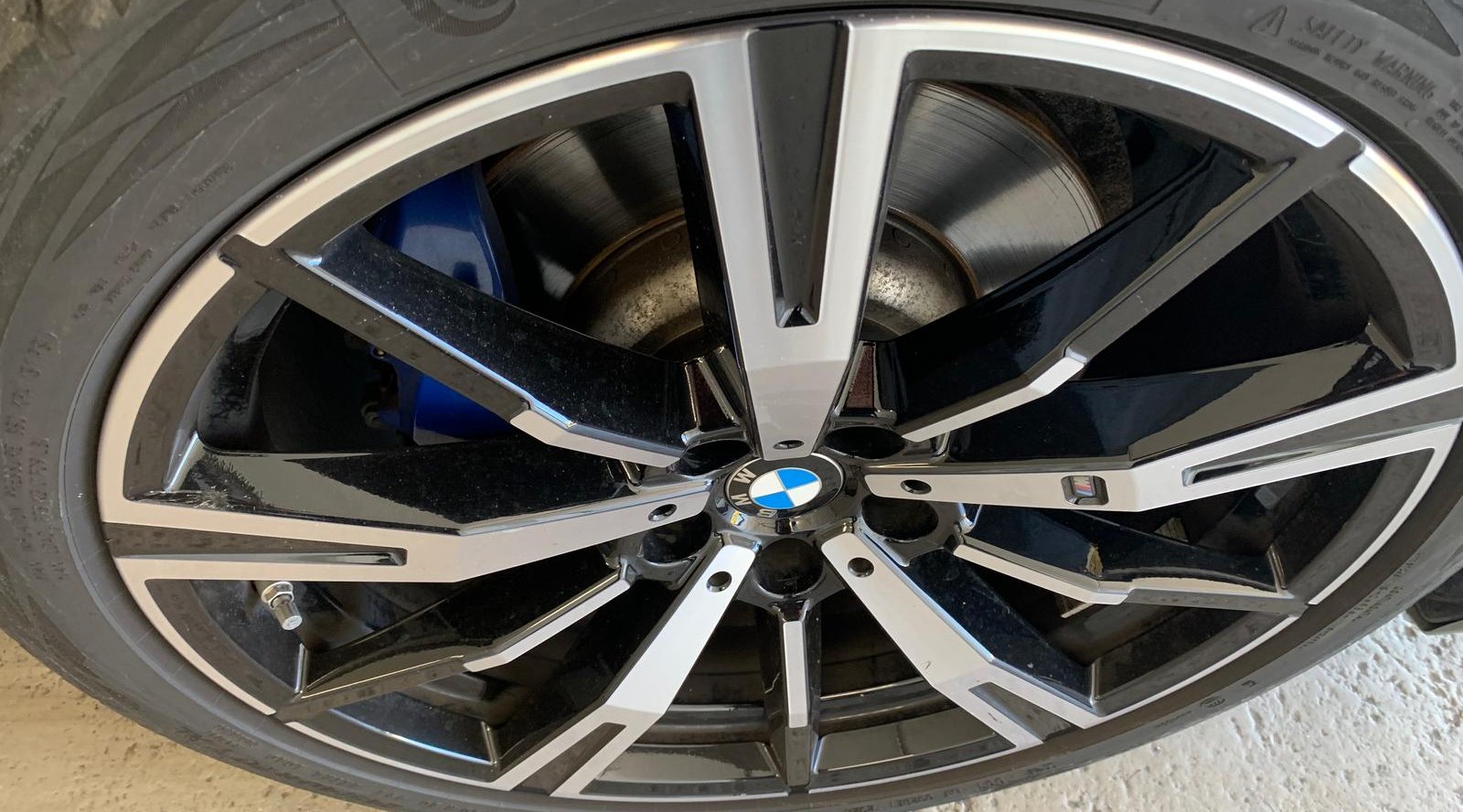 BMW 5 M Sport Pro 3