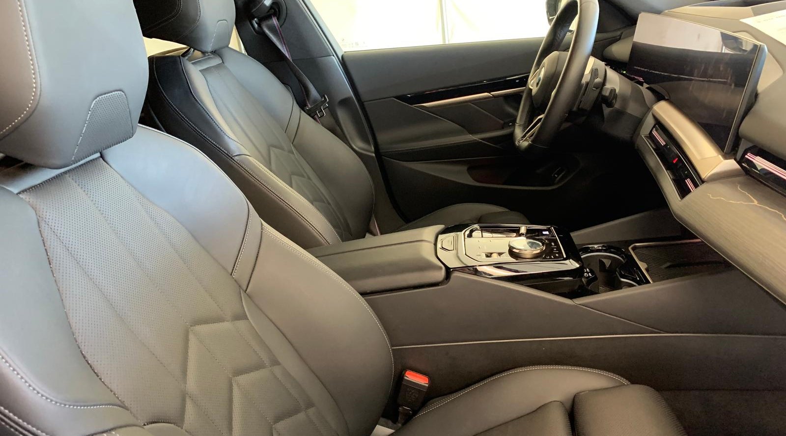 BMW 5 M Sport Pro 4