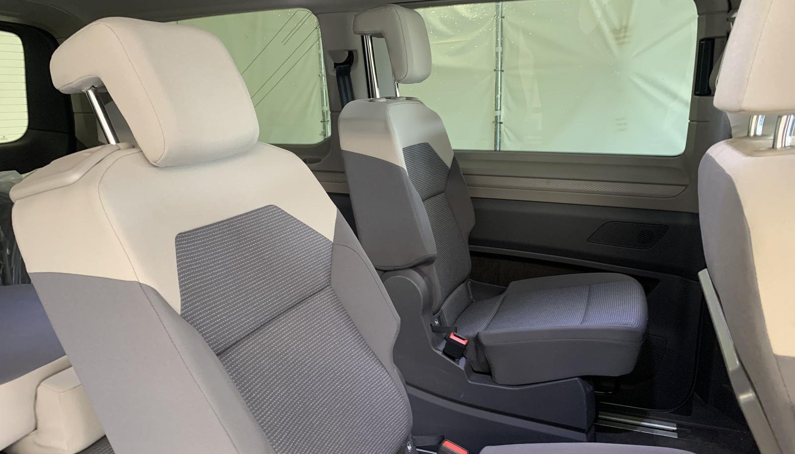 Volkswagen Multivan lang 4