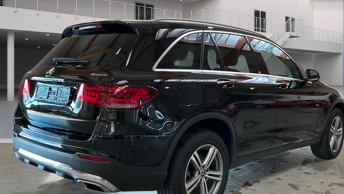 Mercedes-Benz GLC GLC 300 e 4Matic (253.953) 2
