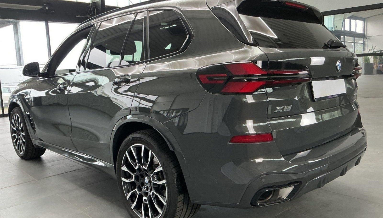 BMW X5 M Sport Pro 2