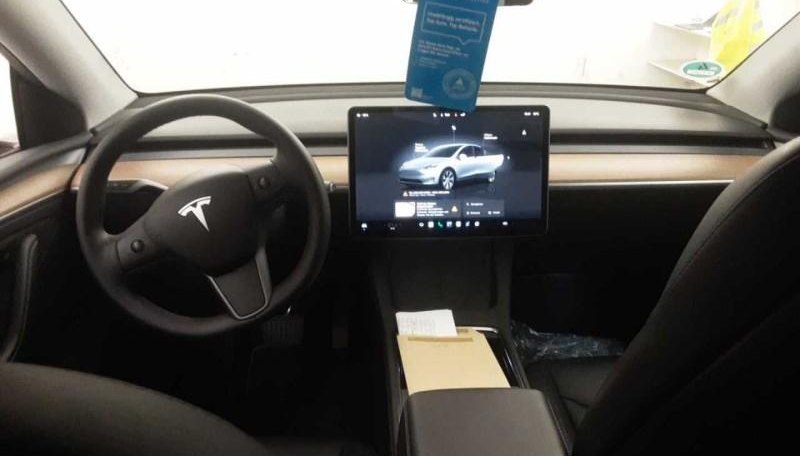Tesla Model Y Long Range Dual AWD 7